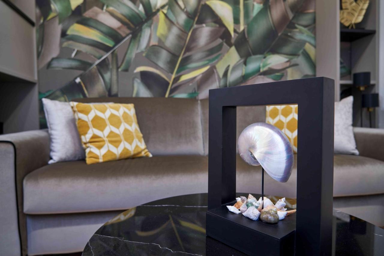 The One Napoli Luxury Apartment Exterior photo