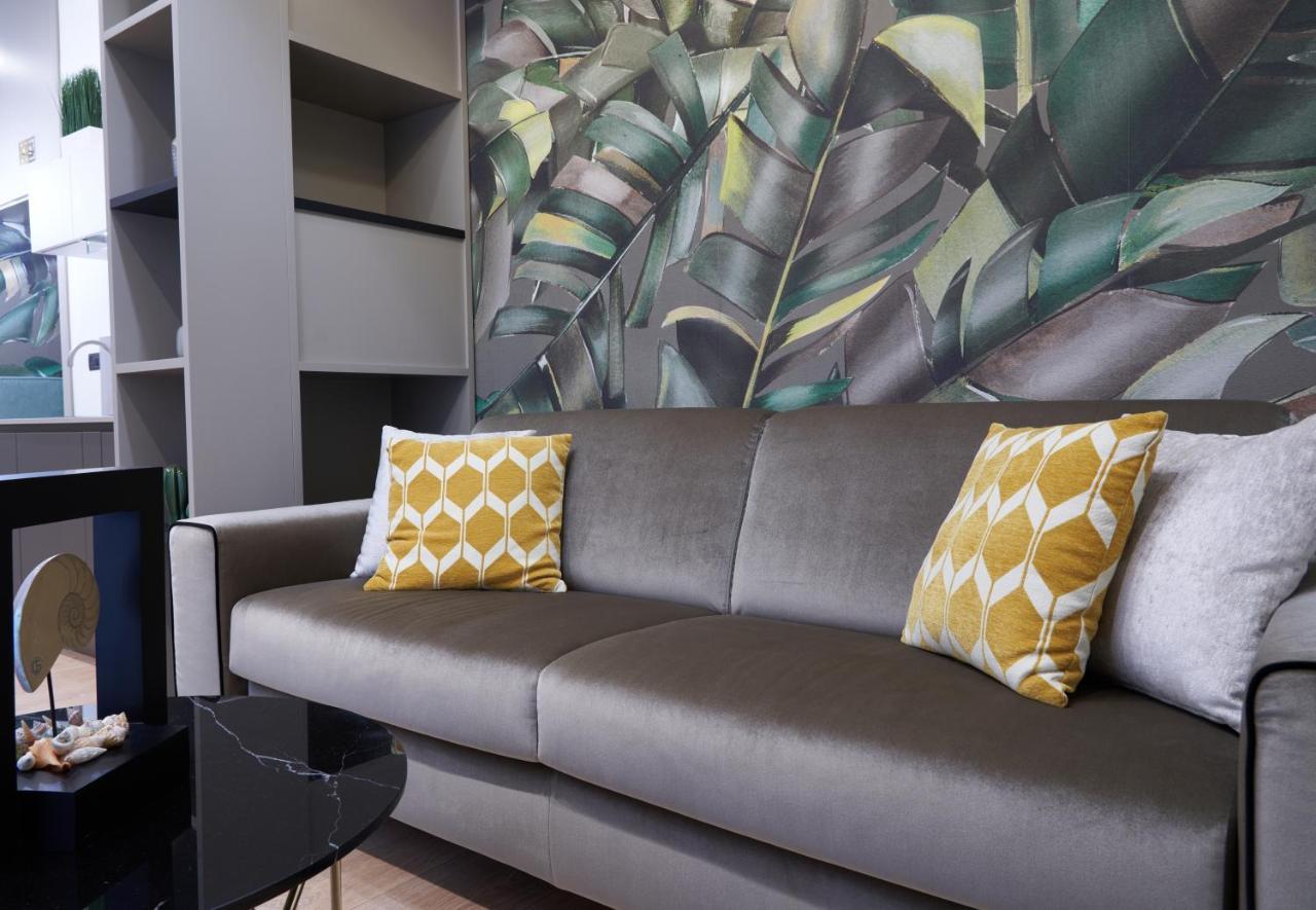 The One Napoli Luxury Apartment Exterior photo
