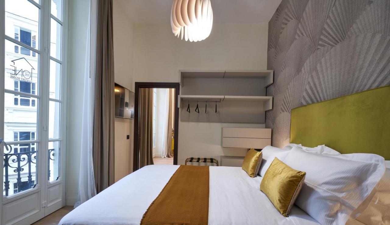 The One Napoli Luxury Apartment Exterior photo