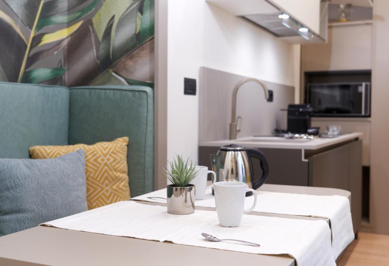 The One Napoli Luxury Apartment Exterior photo